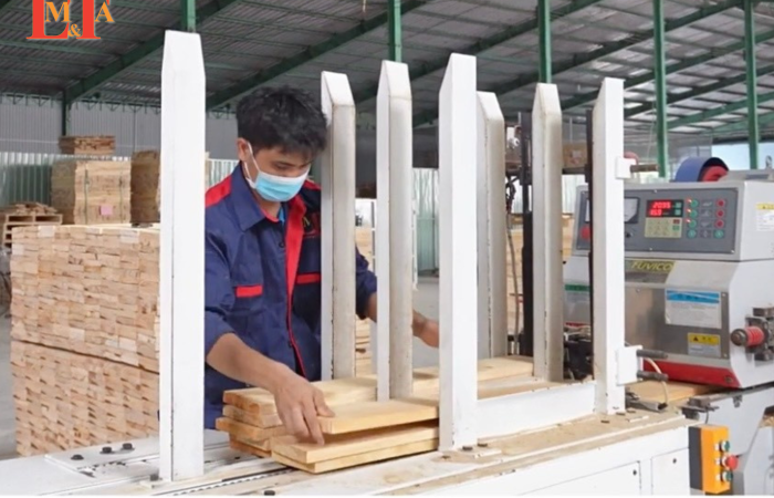 máy cấp phôi gỗ tự động