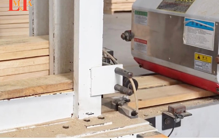 máy cấp phôi gỗ tự động