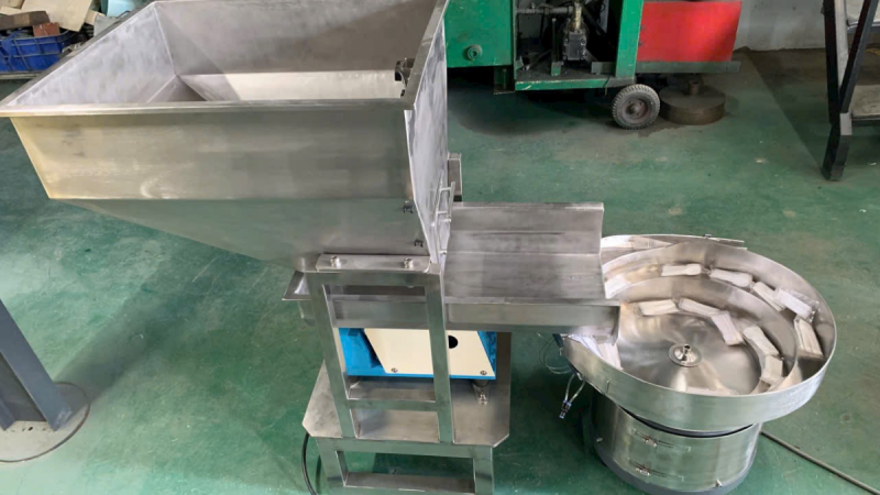 lớp phủ bề mặt phễu rung