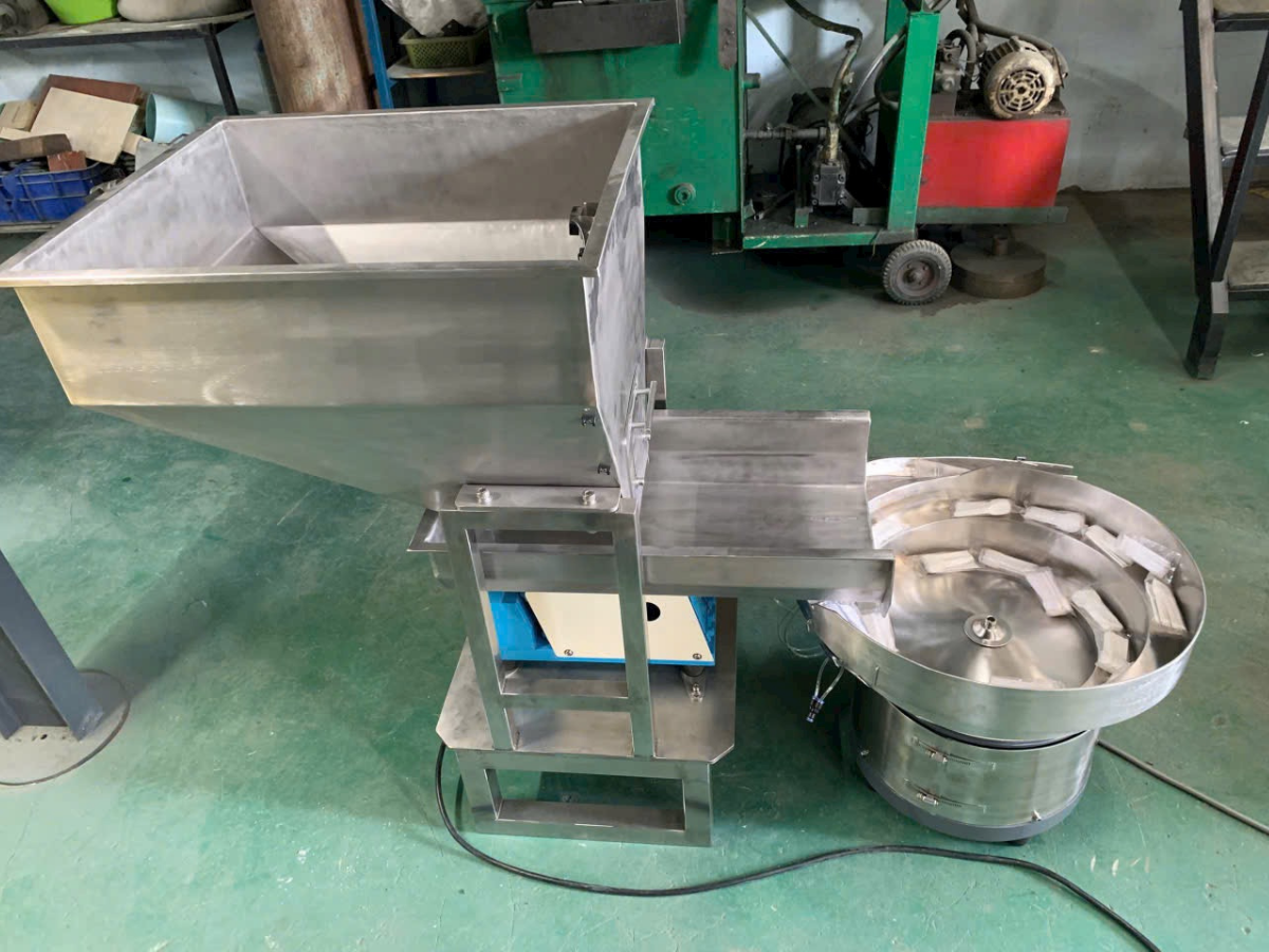 Phễu Rung Cấp Phôi Thực Phẩm Tự Động - Tối Ưu Quy Trình Đóng Gói