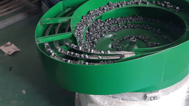ớp phủ bề mặt phễu rung